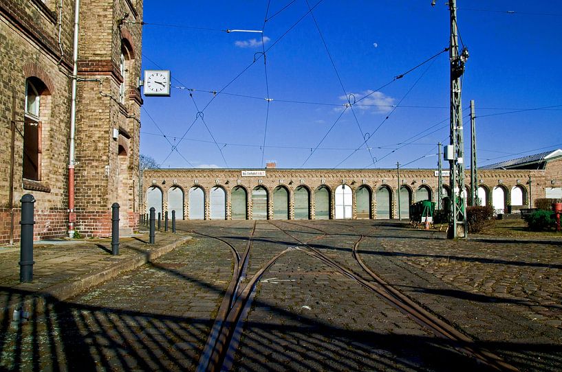 Geheimnisvolles Strassenbahndepot in Ostberlin  von Silva Wischeropp