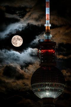 Volle maan bij de TV Toren van tbuberlin