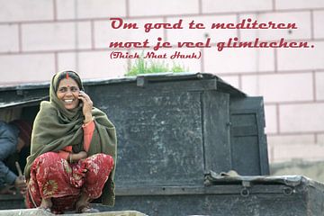 Om goed te mediteren moet je veel glimlachen van Cora Unk