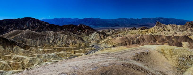 Panorama van Zabriskie Point (Death Valley National Park) van Easycopters