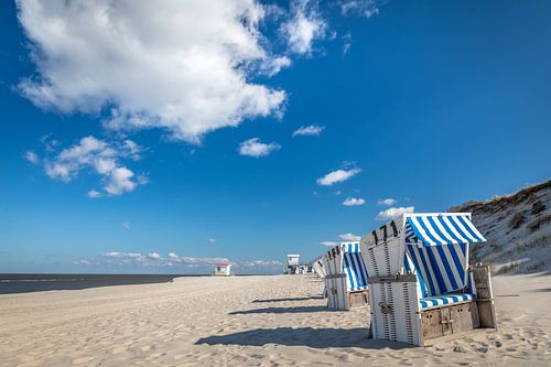 Beach chairs at the west beach of List, Sylt by Christian Müringer