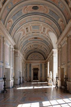 Couloir du palais historique de Mafra sur Frans Nijland