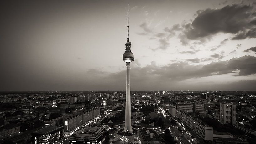 Tour de télévision de Berlin (noir et blanc) par Alexander Voss