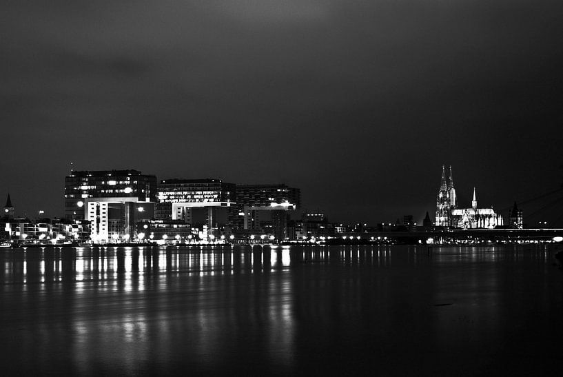 The cathedral and the crane houses by Norbert Sülzner