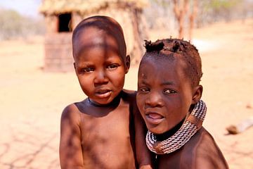 Himba kinderen  in Kamanjab van Henk Langerak