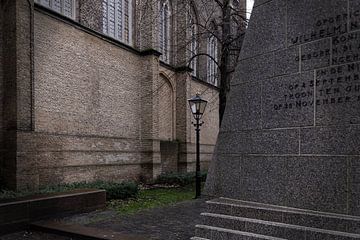In Stilte Gewijd – Achterzijde van het Wilhelminamonument