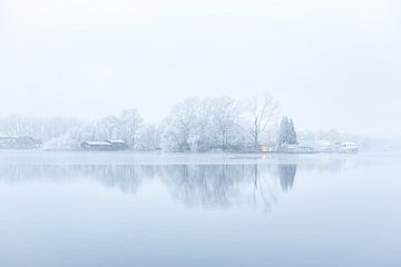 Winter on citylake "the Nieuwe Meer" in Amsterdam. by Pixable