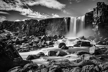 Cascade d'Oxararfoss dans le parc national de Thingvellir, Islande sur Sjoerd van der Wal Photographie