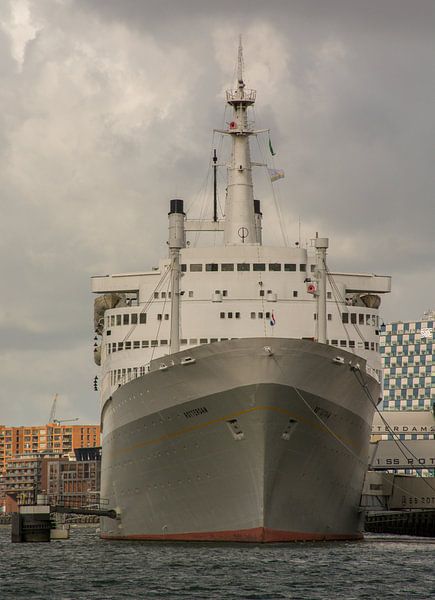 Die ss Rotterdam liegt in Katendrecht vor Anker von scheepskijkerhavenfotografie