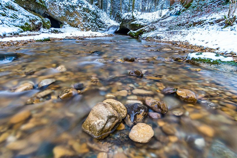 Stiller Winter Bach von MindScape Photography