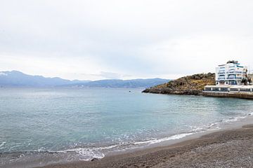 Strand van Agios Nikolaos, Kreta | Reisfotografie van Kelsey van den Bosch