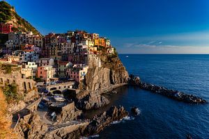 Het laatste licht in Manarola - Cinque Terre sur Roy Poots