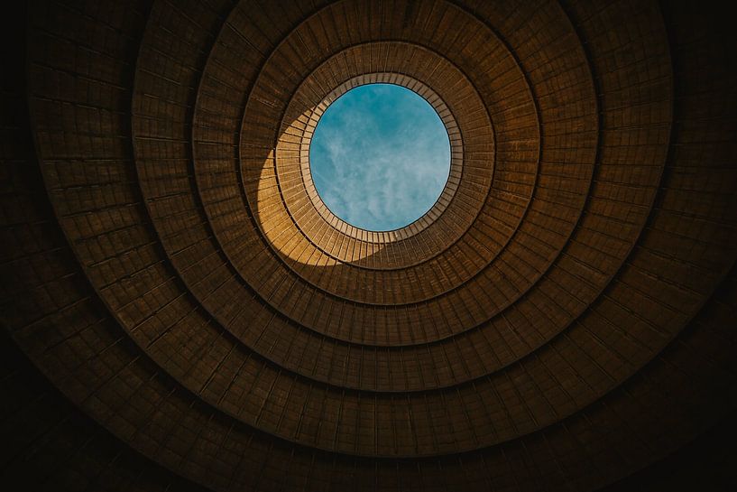 Tour de refroidissement abandonnée IM à Charleroi par Maikel Claassen Fotografie