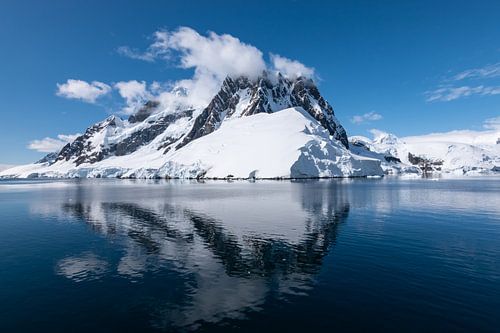 Bergweerspiegeling in Antarctica