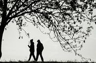 Samen onder de boom van Lucia Kerstens thumbnail