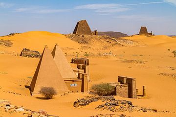 The pyramids of Meroe by Roland Brack