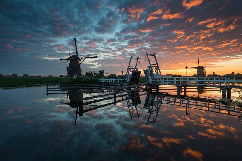 Kinderdijk après le coucher du soleil par Raoul Baart