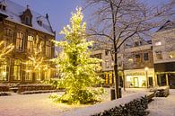 Weihnachten am Nieuwe Markt in Zwolle mit Schnee, Lichtern und einem Weihnachtsbaum von Sjoerd van der Wal Fotografie Miniaturansicht