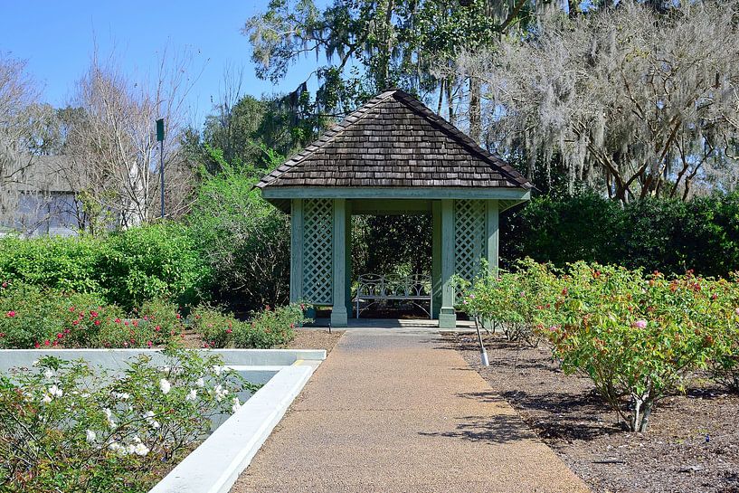 Cute resting place in the rose garden by Frank's Awesome Travels