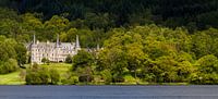 Tigh Mor Landhuis aan de oever van Loch Achray, Schotland van Johan Zwarthoed thumbnail