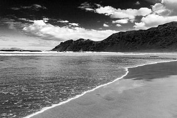 Het strand van Famara / Lanzarote | Famara Beach van Flatfield