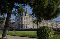 Le Louvre vu du Jardin des Tuileries.