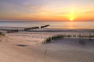 Zonsondergang Hollands strand van FotoBob thumbnail