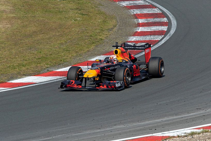 Max verstappen in das Red Bull Formel 1 2011 Auto ein (RB7) von Maurice de vries