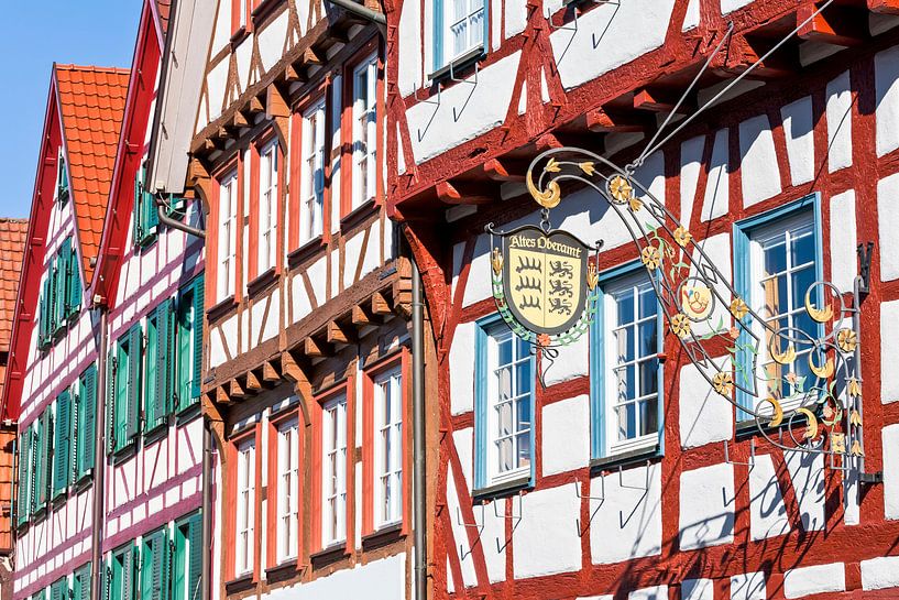 Fachwerkhäuser am Marktplatz von Bad Urach von Werner Dieterich