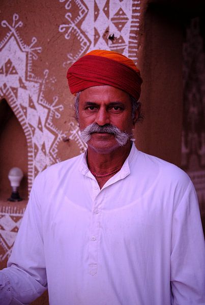 Adverteerder werkelijk breng de actie Typische Indiase man met tulband van Karel Ham op canvas, behang en meer
