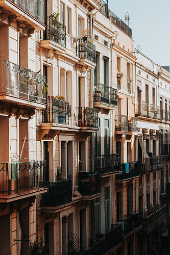 Sunny balconies in Barcelona – Mediterranean street photography