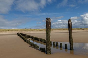 Brise-lames sur la plage près de Vlissingen Zeeland