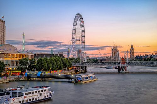 Londen zonsondergang van Johan Vanbockryck