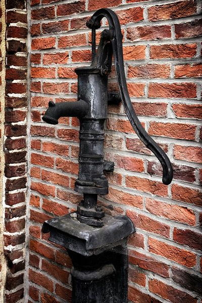 Alte Wasserpumpe - Industrial Retro Romantik von Marlika Art
