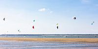 Kitesurfen in de baai van Arcachon - Frankrijk van Werner Dieterich thumbnail