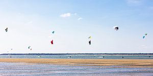 Kitesurfen in de baai van Arcachon - Frankrijk van Werner Dieterich