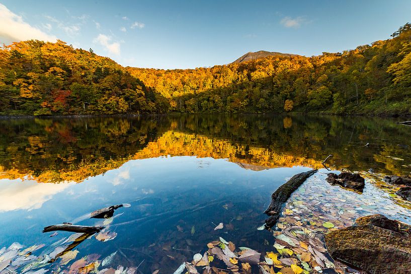 Vulkanisch meer in Japan van Hidde Hageman