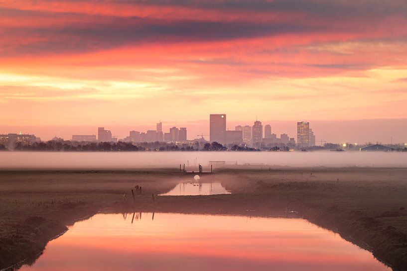 Sonnenaufgang in der Skyline von Rotterdam von Claire Droppert