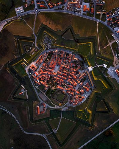 Het Stervormige Fort van Almeida bij Zonlicht