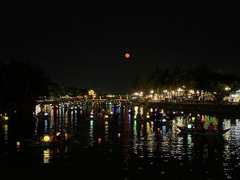 Laternen auf dem Fluss in Hoi An