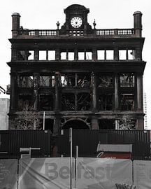 Belfast brûlé sur Mark van Duijvenvoorde