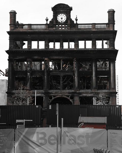 Belfast verbrannt von Mark van Duijvenvoorde