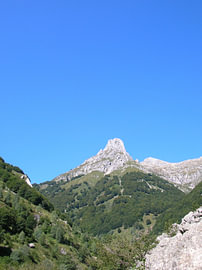 Bergwelten XLII - Gipfelpanorama Im Valle di Livo von Helmut Martin - The Art of Stone - Steinkunst & Photographie