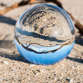 glass sphere with hellevoetsluis lighthouse von ChrisWillemsen