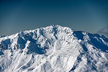 Herrliches Lichtphänomen über den Alpengipfeln im Zillertal