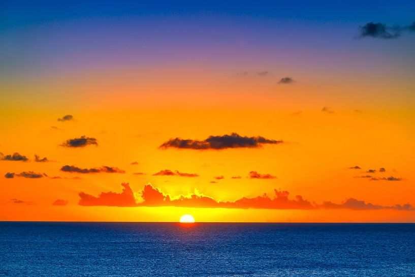 zonsondergang met uitzicht op zee van Andreas Völkel