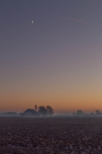 Maan bij zonsondergang van Piet Ritzema