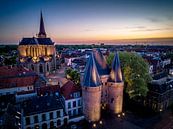 Kampen Koornmarktspoort en Bovenkerk in de oude binnenstad tijdens zonsondergang van Sjoerd van der Wal Fotografie thumbnail