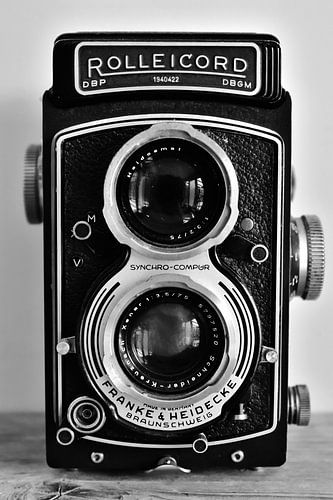Vintage zwart wit oude analoge film camera Rolleicord.