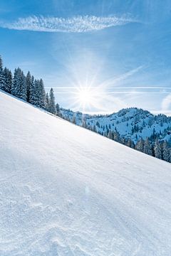 Zon, winter, sneeuw op de Hochgrat van Leo Schindzielorz